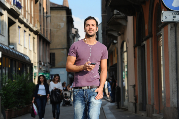 Что походка может рассказать о мужчине?