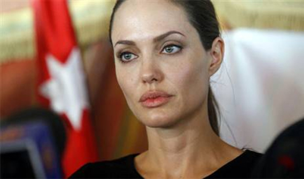 Друзья Джоли: Анджелина заразилась гепатитом С, когда принимала героин