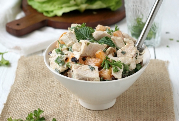 Салат из курицы с грибами: ТОП-5 рецептов