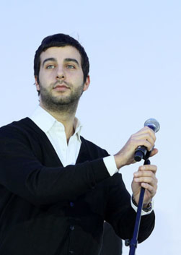 Иван Ургант категорически не общается с молодой мачехой