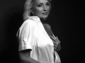 58-летняя Лайма Вайкуле снялась в эротической фотосессии