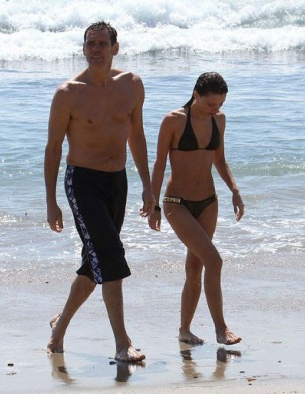 Новая пассия Джима Керри встречается с ним ради карьеры