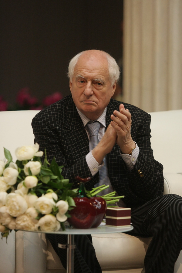 Марк Захаров