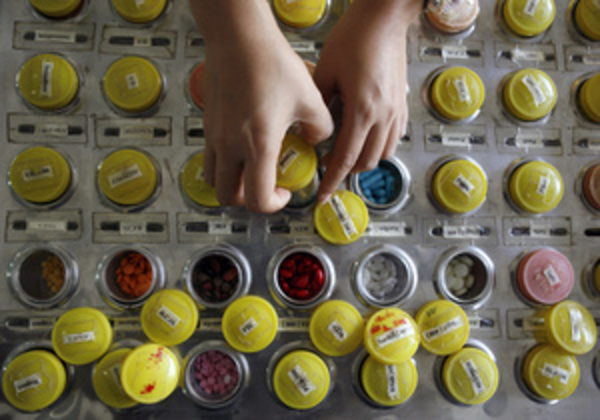 Танзания приостановила производство лекарств от ВИЧ-инфекции из-за контрафакта