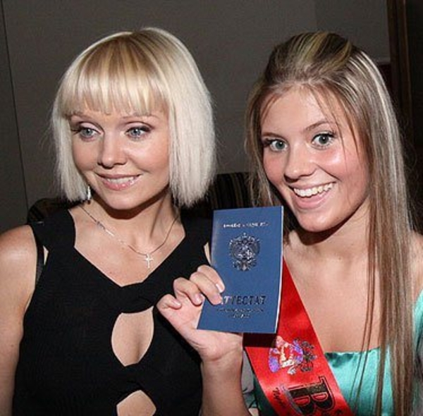 Валерия показала видео с 20-летней дочкой, а ее назвали "страшненькой"