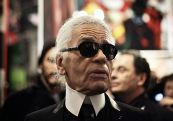 Лагерфельд назвал президента Франции имбецилом