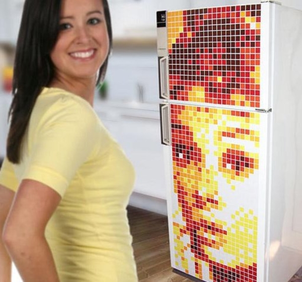 Холодильник, который открывается с помощью... улыбки (ВИДЕО)