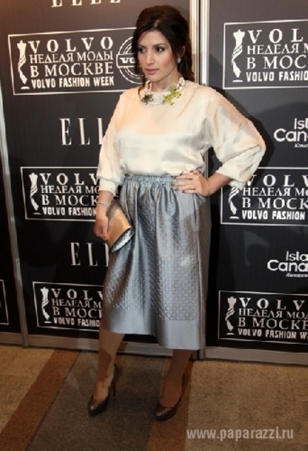 Жасмин не может похудеть после родов – СМИ