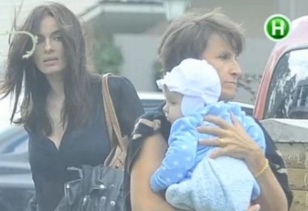 Надежда Мейхер: Я бы засудила папарацци за то, что они сняли мою дочь