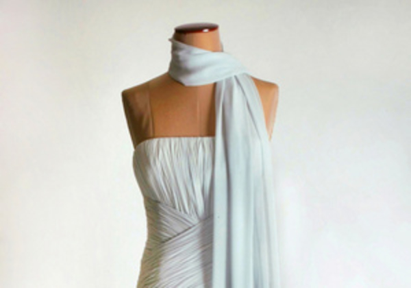 Платье принцессы Дианы продали за 108 тысяч долларов