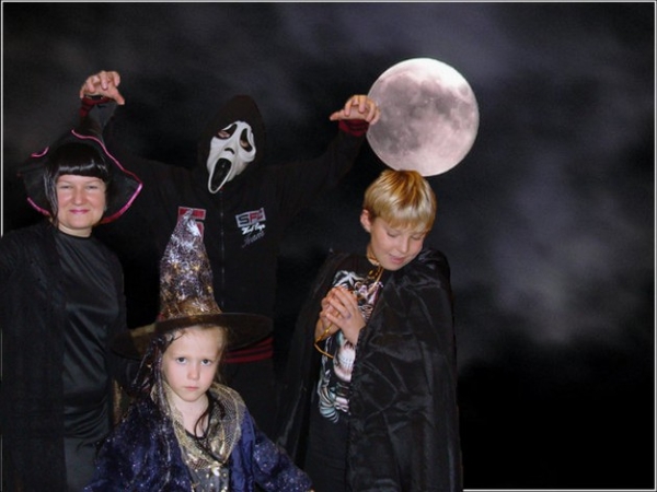 Победители конкурса Самый креативный хэллоуинский костюм