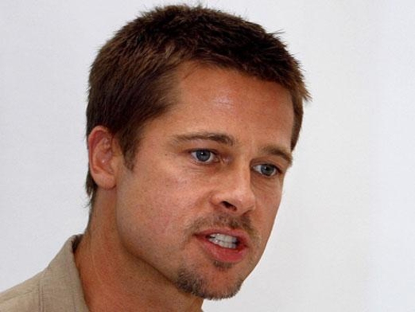 Брэд Питт пожертвовал геям $100 тысяч