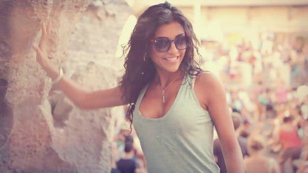 Экс-солистка ВИА Гры Санта Димопулос показала свое детское фото