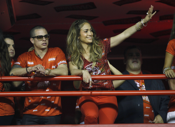 Джей Ло заставила молодого любовника подписать контракт