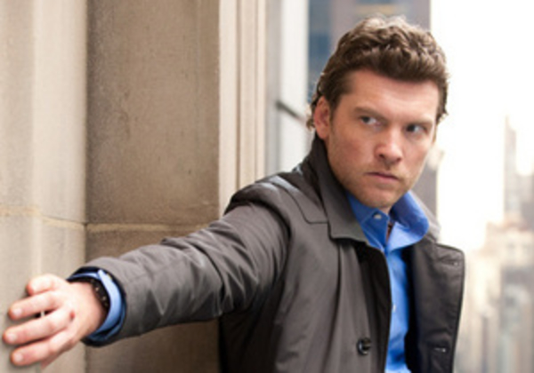 Звезда Аватара подрался с охранником клуба