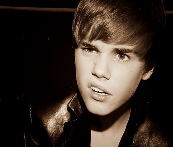 Девственность Джастина Бибера продают за 33 доллара