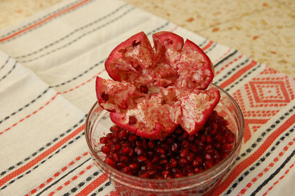 Как правильно почистить гранат