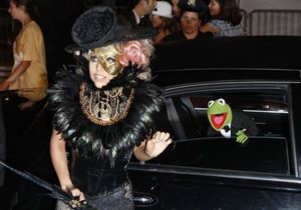 Lady GaGa выпустит линию одежды для детей