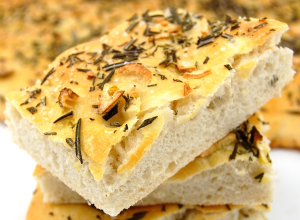 Как приготовить фокаччу с розмарином (ВИДЕО)