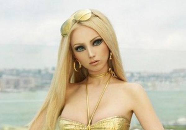 Одесская Барби стала героиней американского V magazine