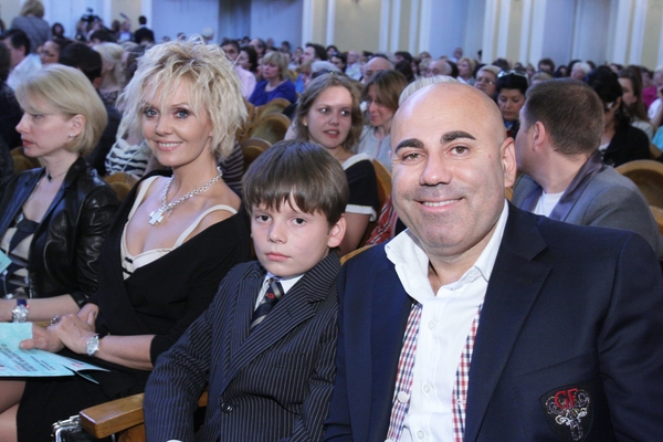 14-летний сын певицы Валерии победил в музыкальном конкурсе