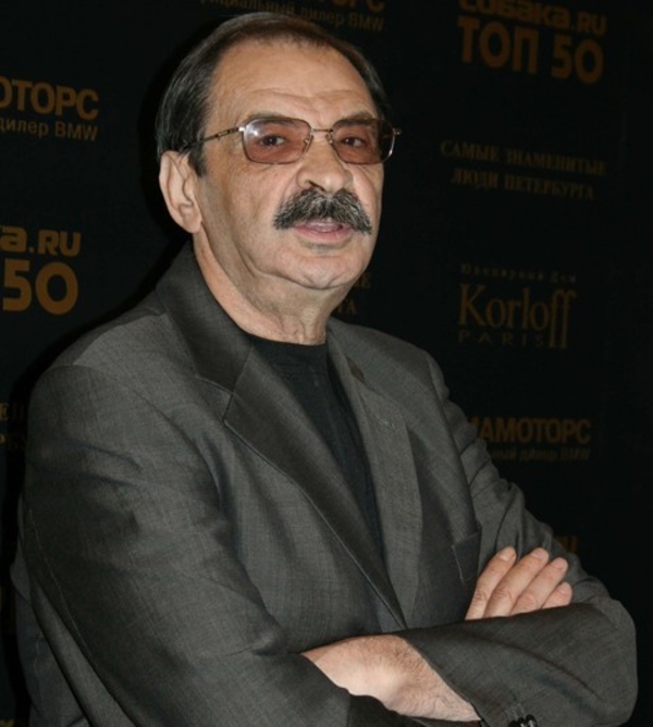 Илья Олейников