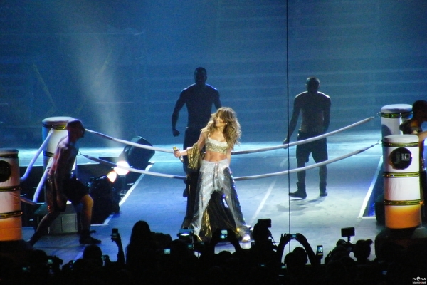 Джей Ло в Киеве: Певица показала упругое тело и призналась в любви