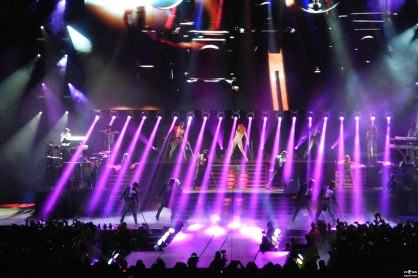 Джей Ло в Киеве: Певица показала упругое тело и призналась в любви