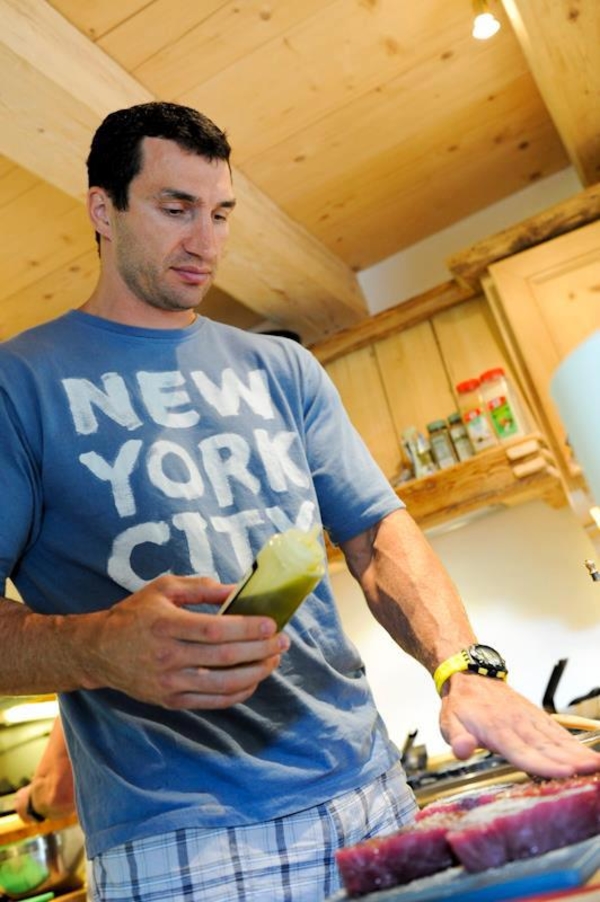 Владимир Кличко и его девушки: От любви до суицида