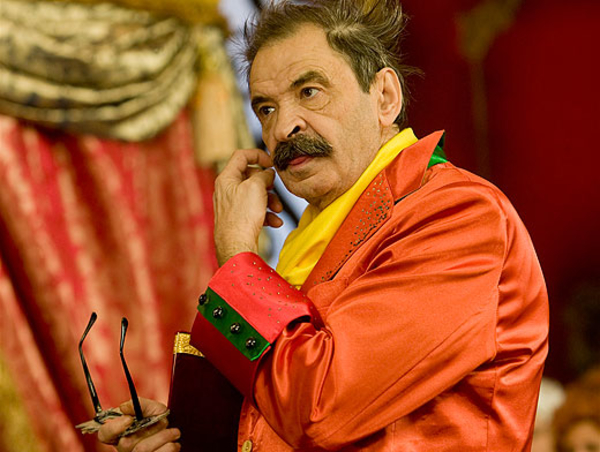 В России похоронили ведущего Городка Илью Олейникова