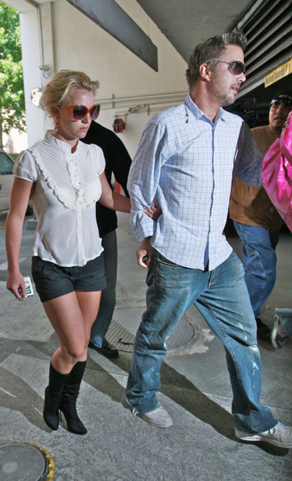 Роман Бритни Спирс с Джейсоном Травиком – пиар-ход певицы – СМИ