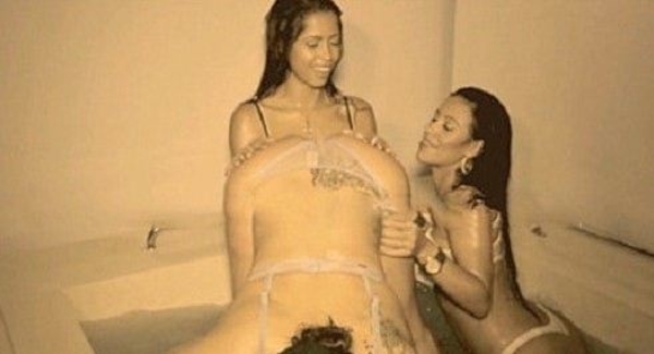 В Сеть попало фото и видео лесбийских игр Lady GaGa