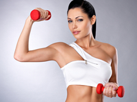Простая тренировка с гантелями для девушек