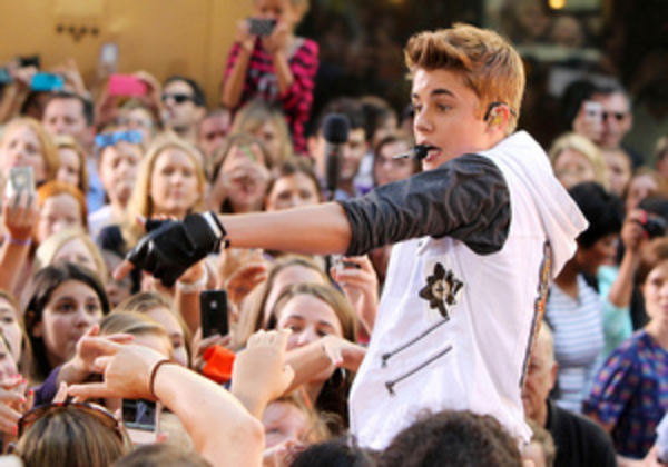 American Music Awards: артистом года признан Джастин Бибер