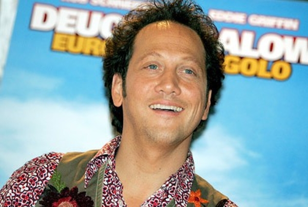 Актер Роб Шнайдер показал ножку новорожденной дочери