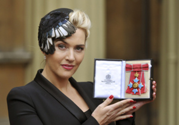 Кейт Уинслет получила орден Британской империи от Елизаветы II