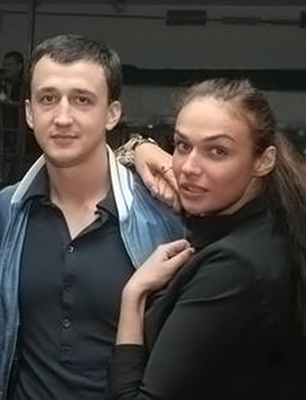 Алена Водонаева опять опровергает слухи о разводе