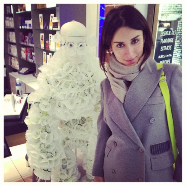 Канделаки показала набор, который пригодится, если наступит Конец света 2012