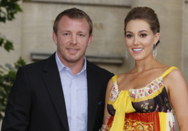 У многодетного экс-супруга Мадонны родилась дочь от английской модели