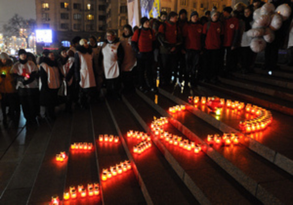 Всемирный день борьбы со СПИДом: 1 декабря Монумент Независимости в Киеве подсветят красным цветом