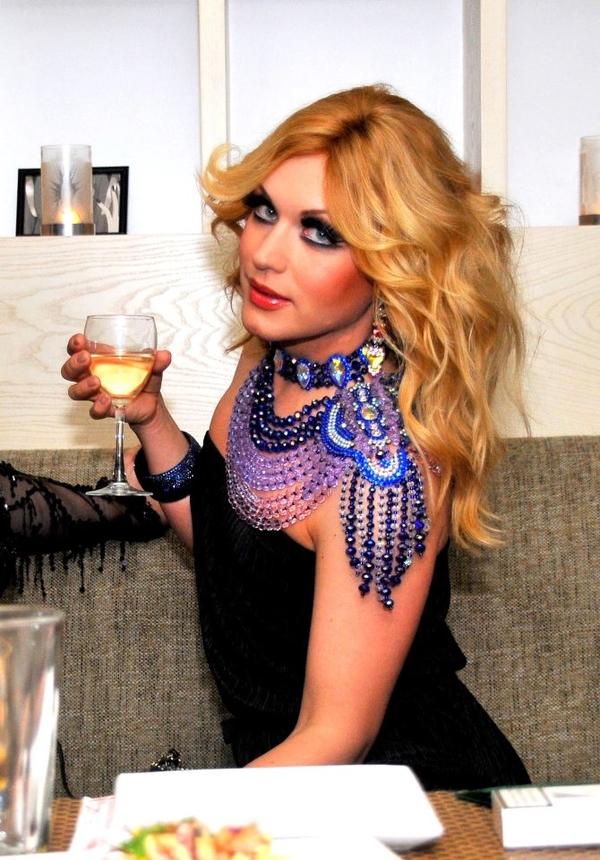 Конец света 2012: Травести дива Монро даст взятку, чтобы попасть в рай