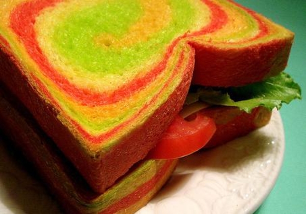 Как приготовить разноцветный постный хлеб (ВИДЕО)