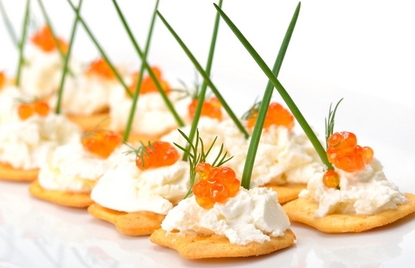 Холодные закуски на Новый год: ТОП-10 рецептов