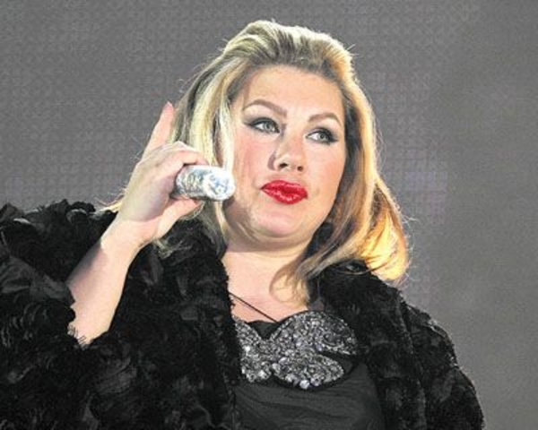 Ева Польна, которая поправилась, презентовала клип о любви