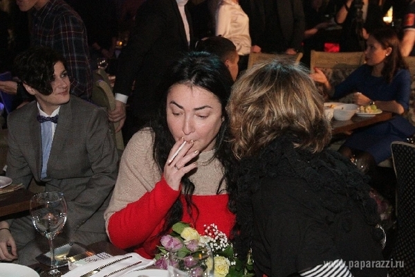 Лолита пришла на презентацию Лободы без макияжа