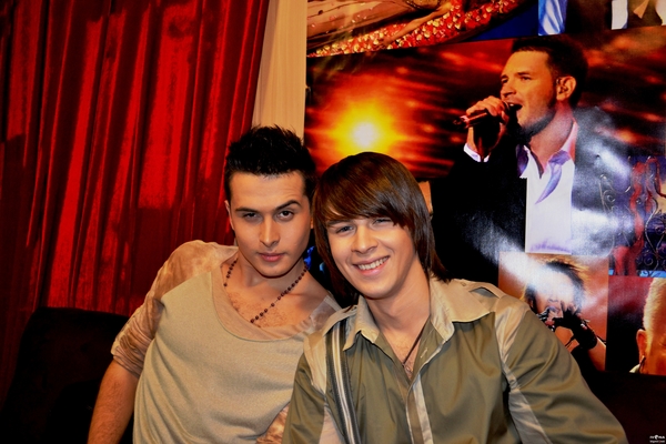 Группа D-версия: Искусственность и лишний пафос – это ни к чему