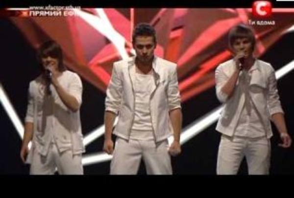 Х-фактор 3: группа D-версия презентовала свою песню