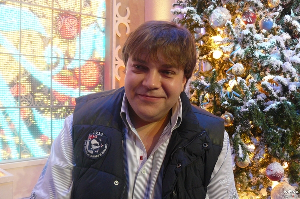 Съемки Голубого огонька: километры серпантина, 150 кг блесток и серьезная Волочкова