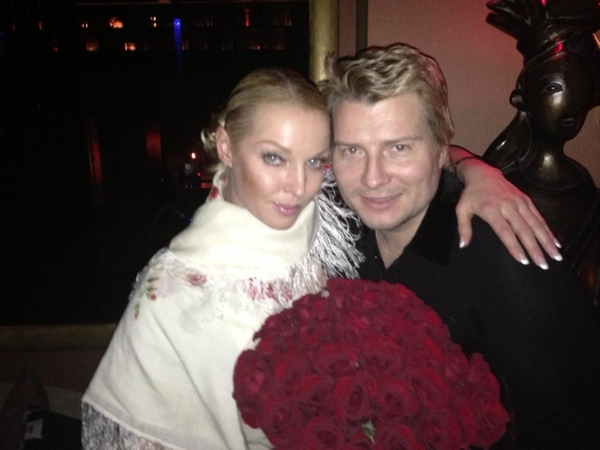 Анастасия Волочкова похвасталась букетом, который ей подарил Басков