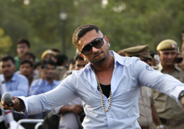 Индийского рэпера хотят привлечь к ответственности за песню Насильник